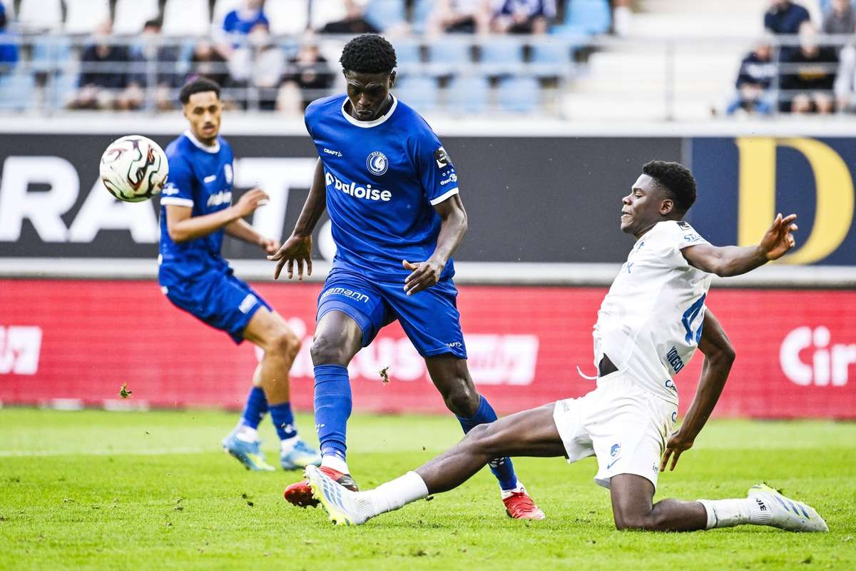 Gigantes europeus na luta por Ibrahima Cissé, ponta de lança do Gent