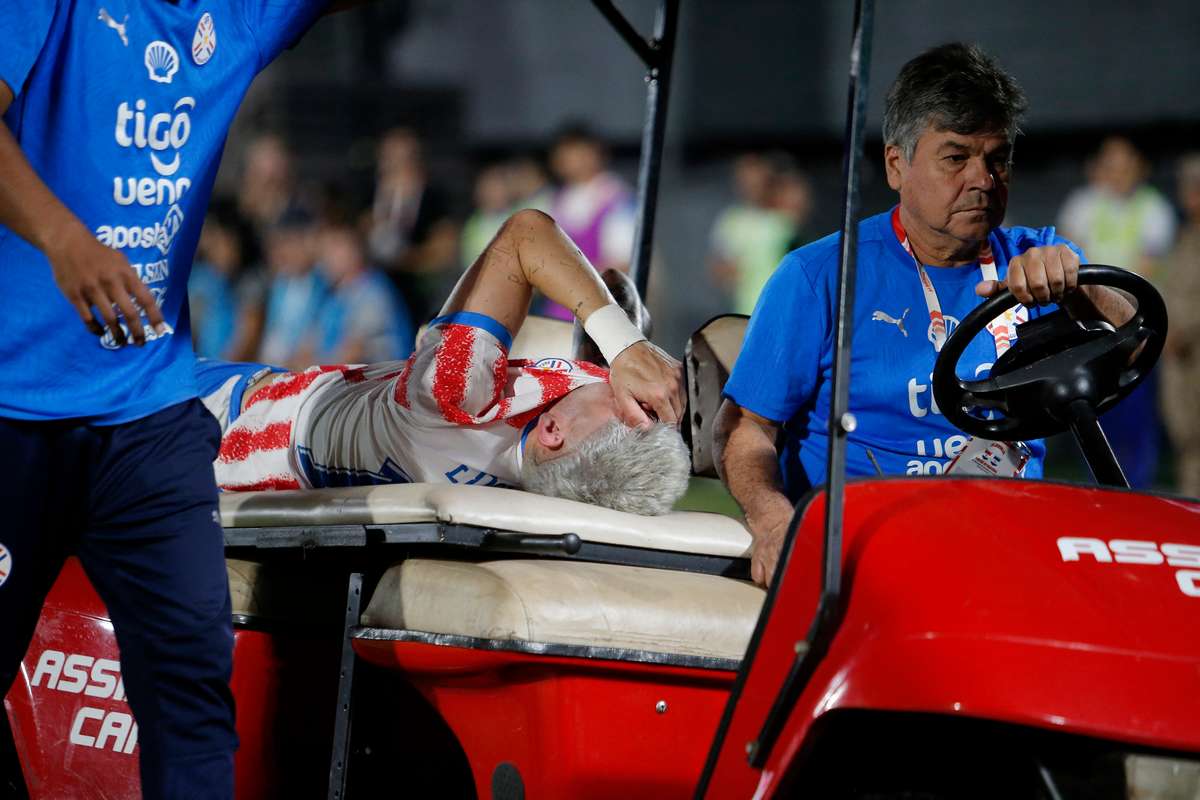 Milieu offensif du Paraguay, Enciso blessé une semaine avant le début du tournoi