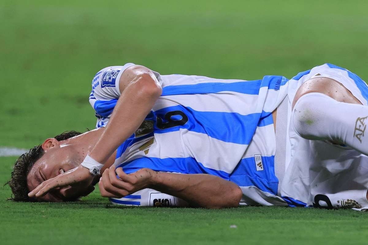 Argentina exclui defesa Balerdi do Mundial por lesão