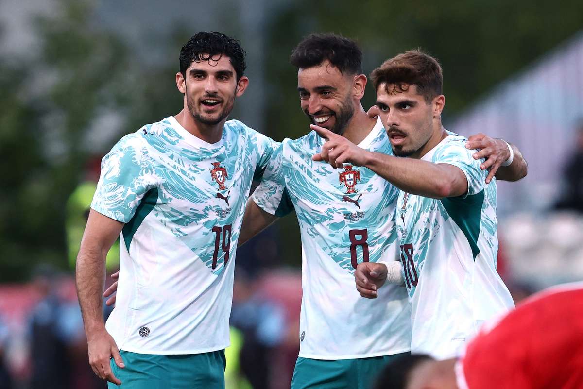 Portugal bate Chile em particular tenso com expulsão de defesa do Galo
