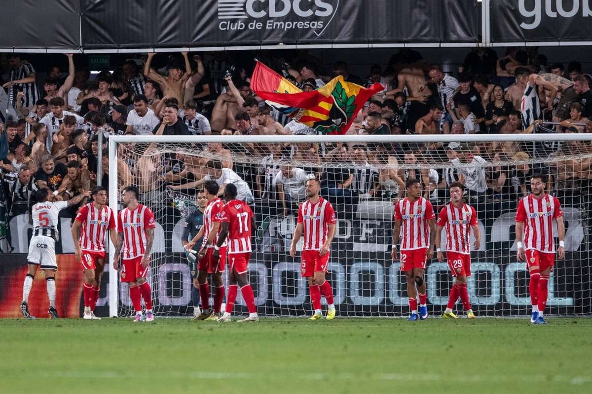 El Castellón se queda corto y el Almería logra un empate de cara a la vuelta (1-1)