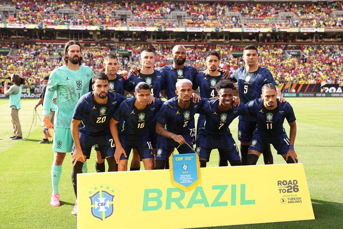Ancelotti assegura ter uma estratégia bem definida para a estreia, mas o relvado revela incertezas