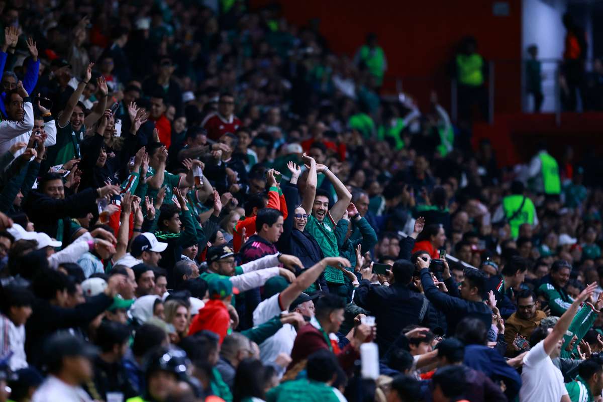 À la veille de la Coupe du Monde de foot, des Mexicains battent le record de la plus grande ola jamais vue