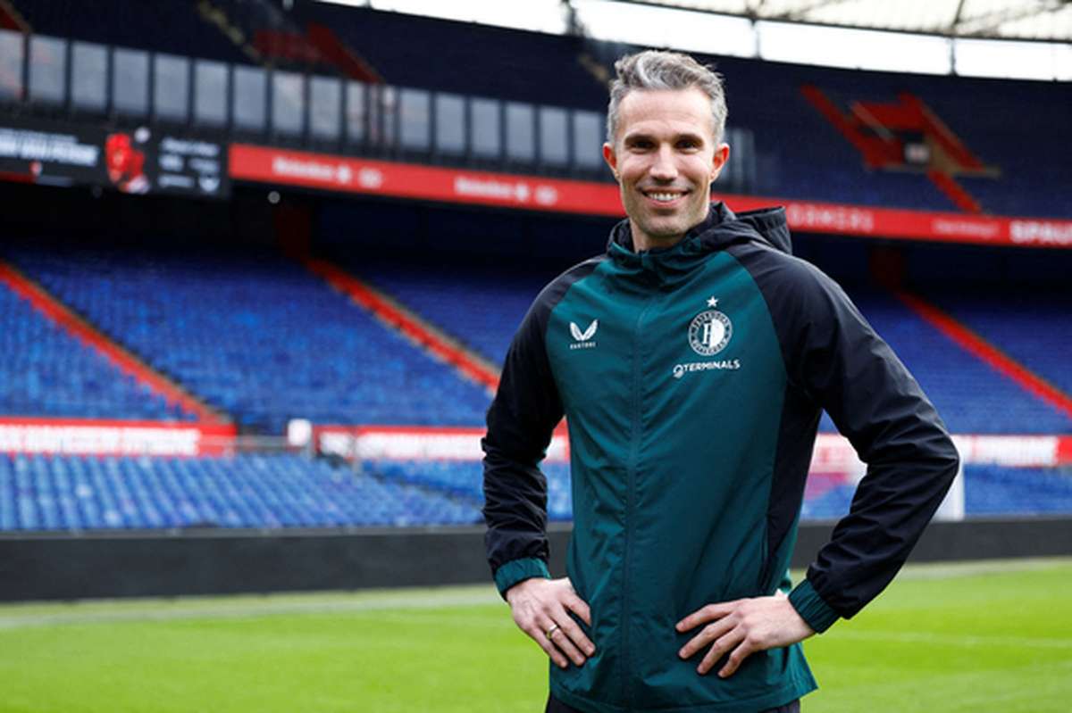 Robin van Persie é oficialmente despedido do Feyenoord