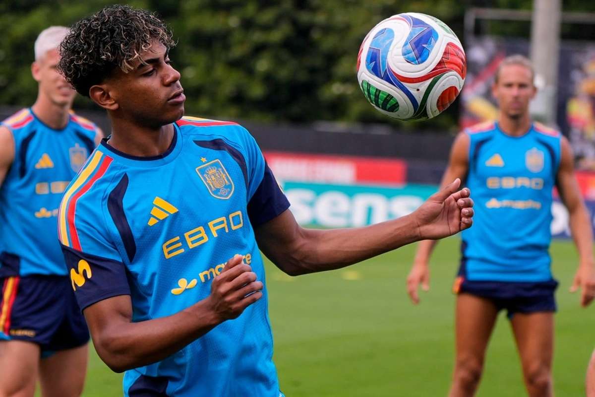 La selección española parte hacia México sin Lamine Yamal, Nico Williams ni Víctor Muñoz