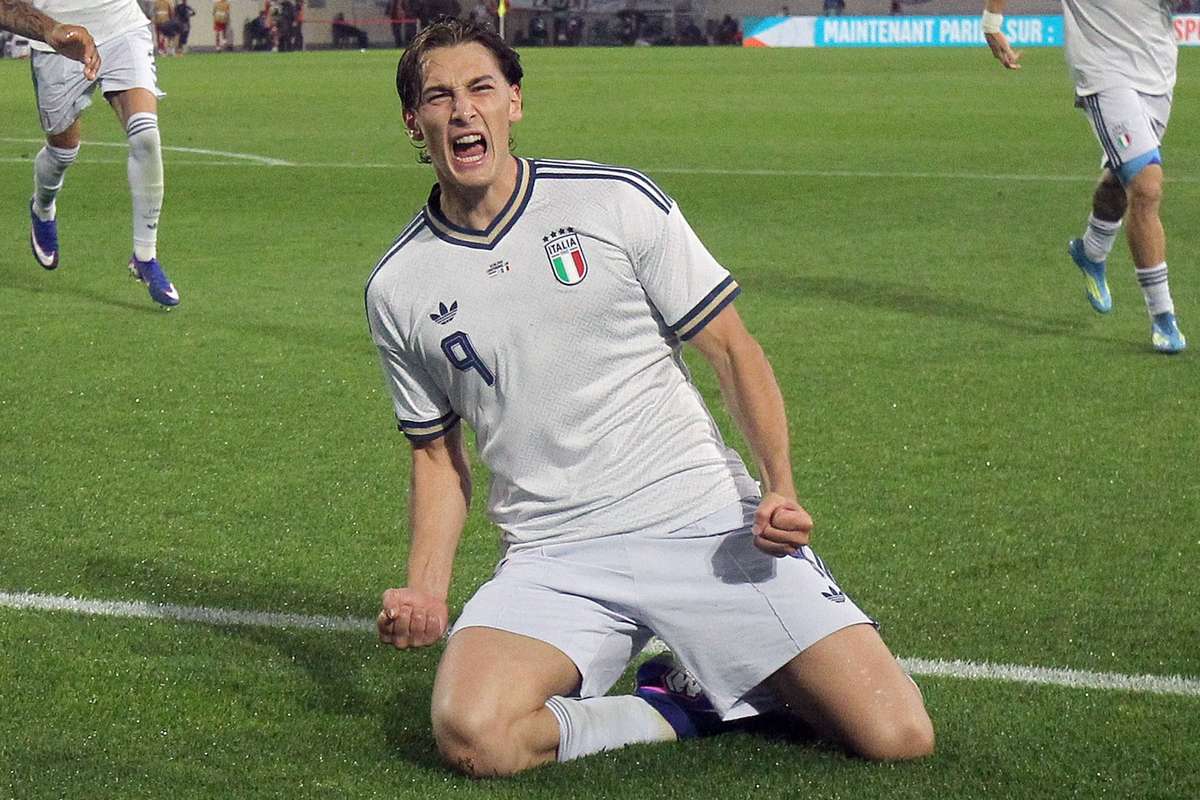 Italia vence a Grecia gracias a un tanto de Pio Esposito (0-1)