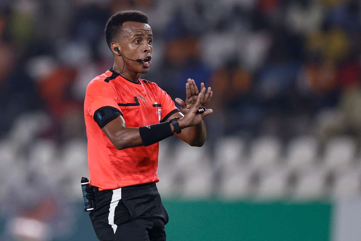 Mundial 2026: FIFA lava as mãos e afasta melhor árbitro africano do torneio