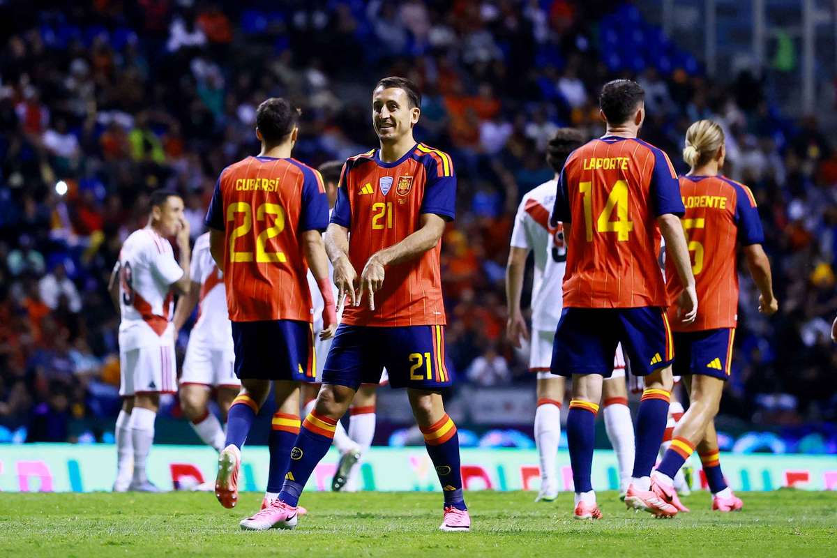 España culmina su puesta a punto para el Mundial con victoria frente a Perú (1-3)