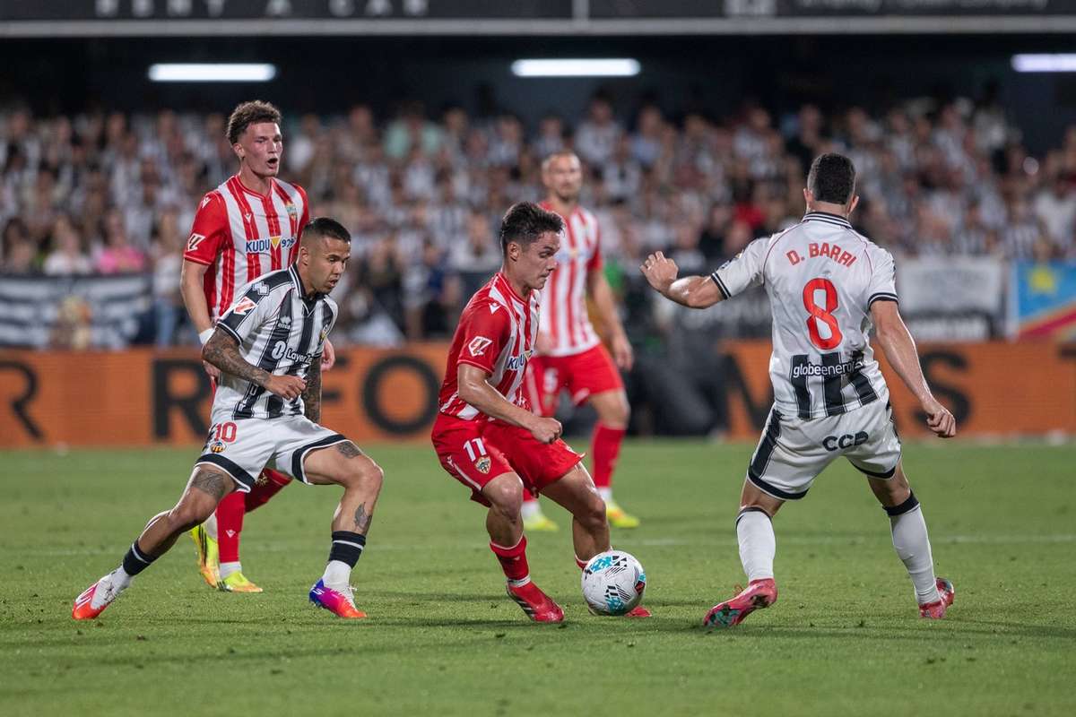 LaLiga 2: André Horta ausente no confronto decisivo em Almería pela promoção