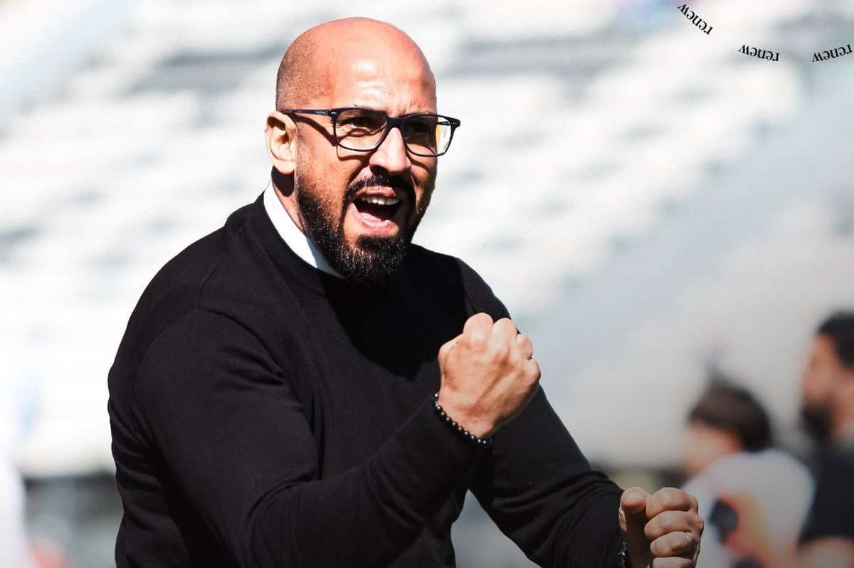 Confirmado: José Faria mantém-se como treinador do Farense para a próxima temporada