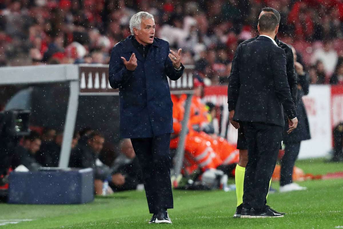 Mourinho manteve o seu estilo e atacou tudo e todos durante a época no Benfica