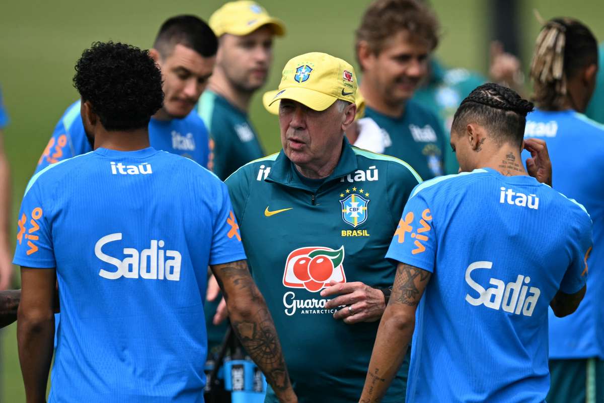 Treino do Brasil inclui celebração de Ancelotti e sugere equipa inicial
