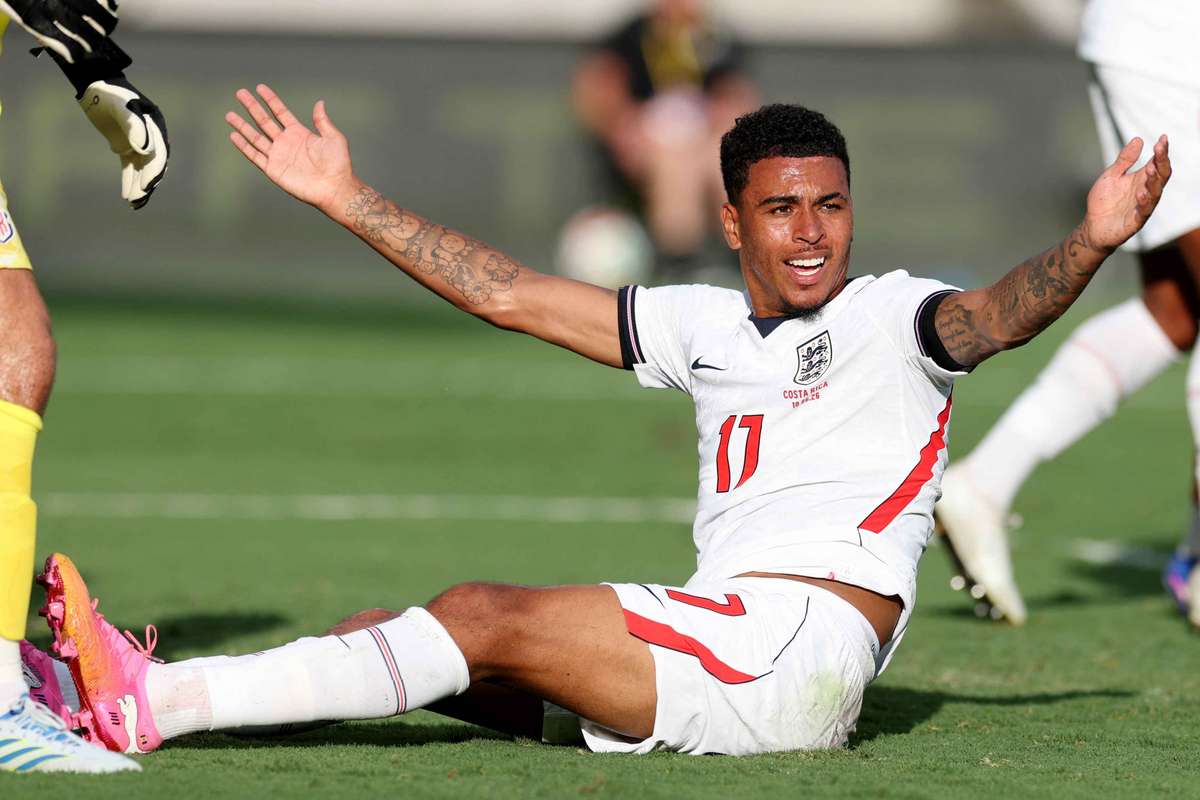 Chelsea enter race for Rogers but Arsenal retain early advantage, sources tell Flashscore