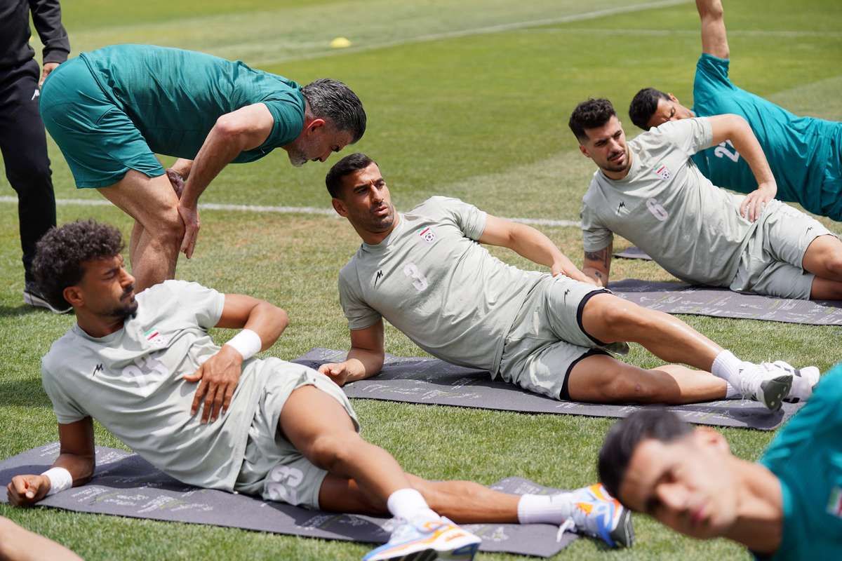 Premier entraînement de l'Iran brièvement accessible à la presse