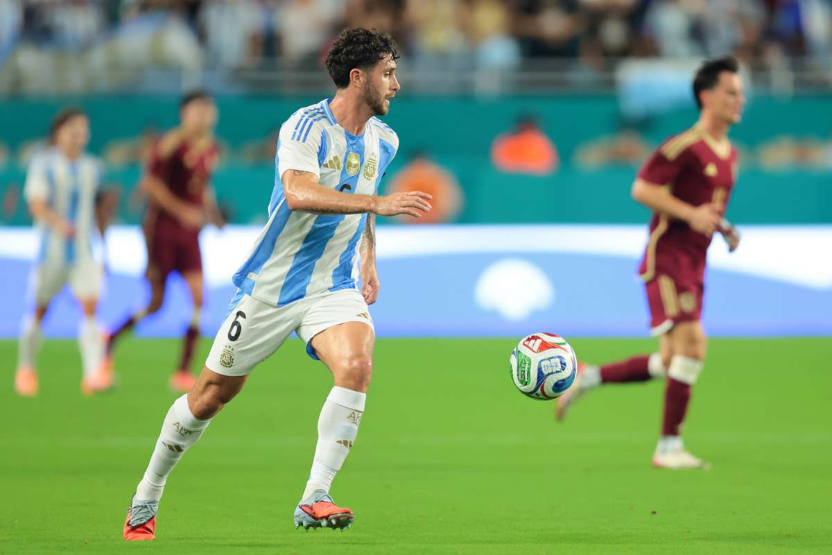 Argentina Panggil Senesi untuk Piala Dunia sebagai Pengganti Balerdi yang Cedera