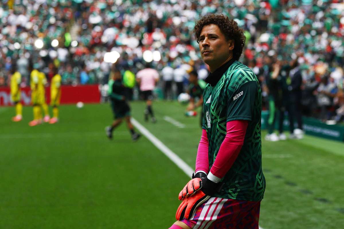 El mexicano Ochoa, "muy satisfecho" con su récord inédito de seis Copas del Mundo