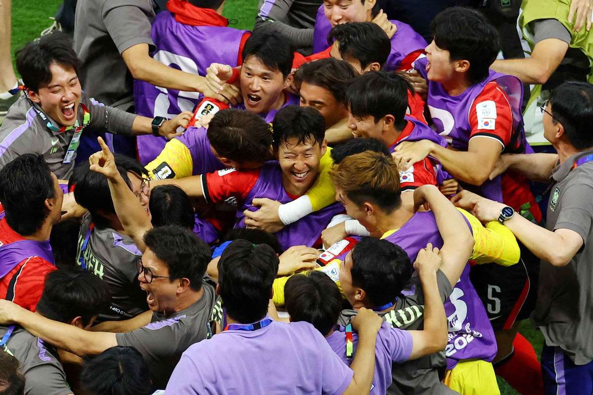 South Korea manager Hong Myung-bo applauds team cohesion after rallying to beat Czechs