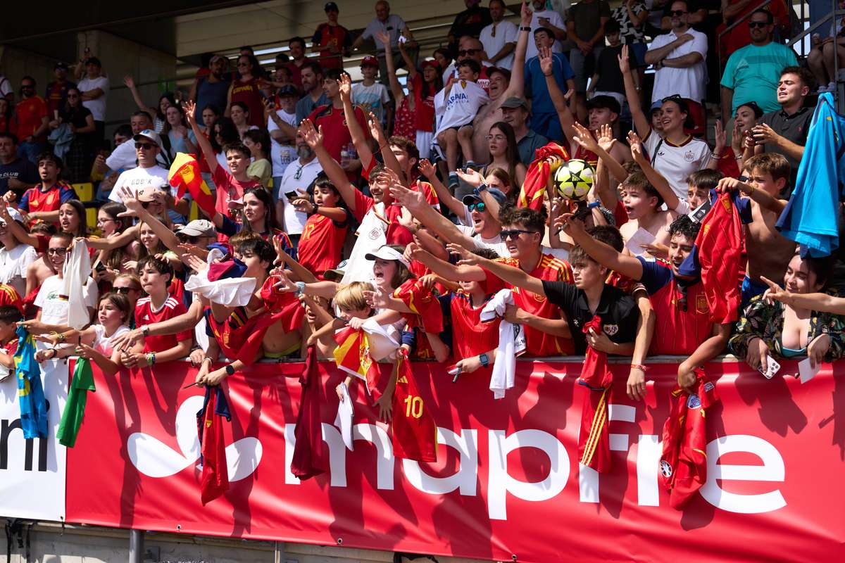 La Plaza de Colón, punto de reunión de los aficionados a la selección española