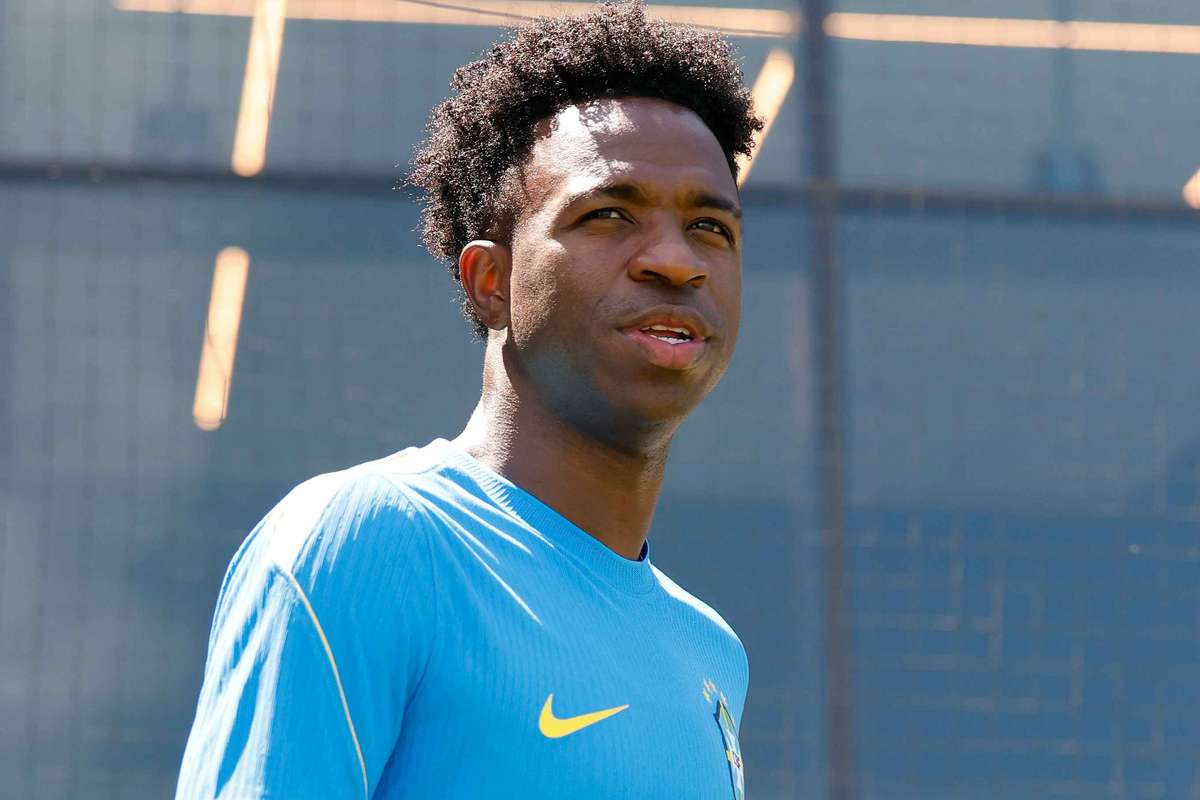 "A equipa defende melhor com três médios", reconhece Vini Jr. antes da estreia do Brasil