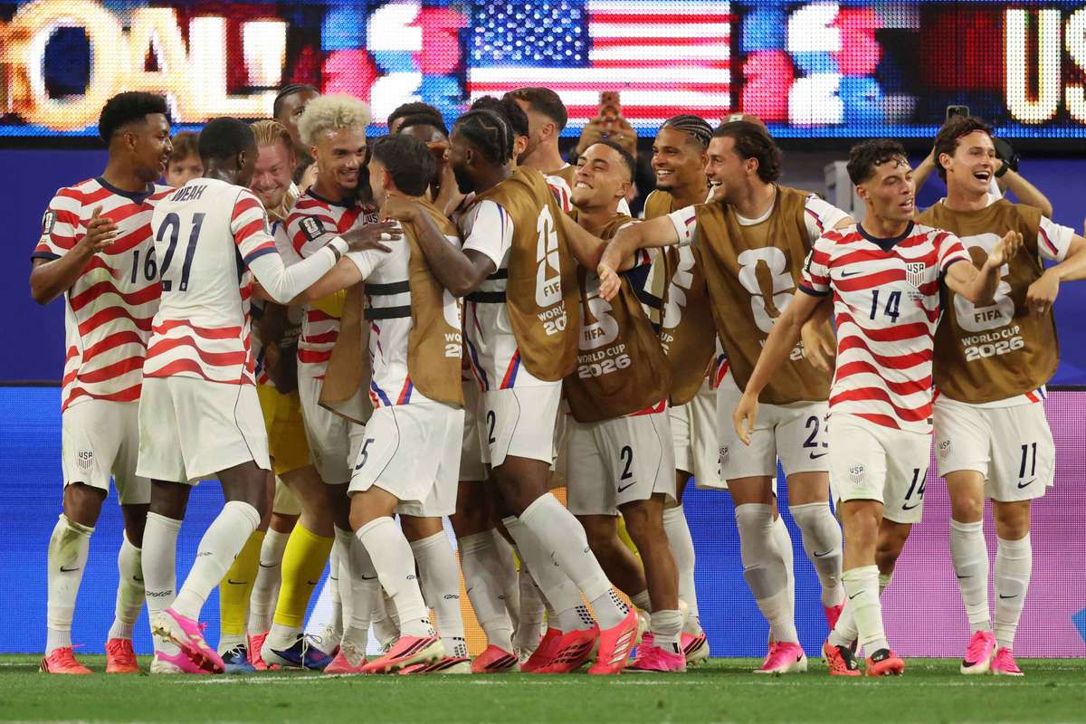 United States impress in victory over Paraguay to start off World Cup