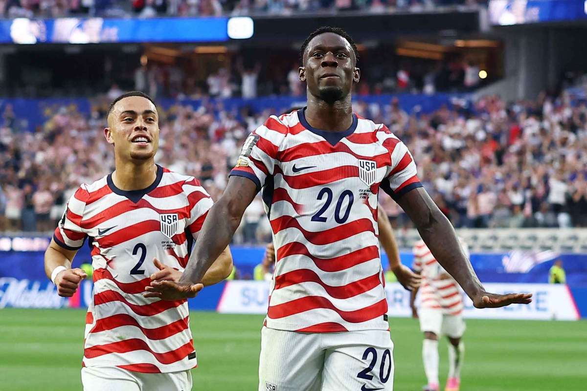 Balogun dans "un vrai rêve" après son doublé inscrit face au Paraguay
