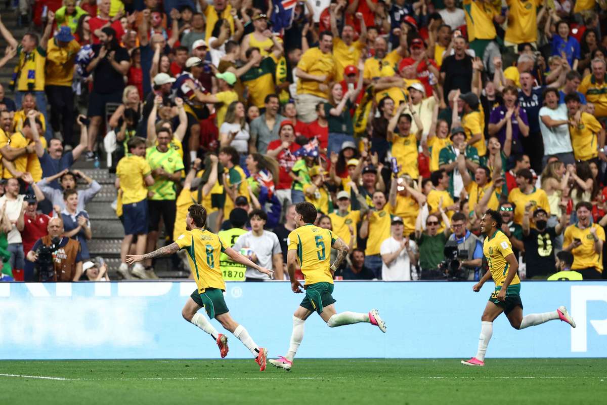 Irankunda lidera a Australia ante una Turquía desquiciada por el debutante Beach (2-0)