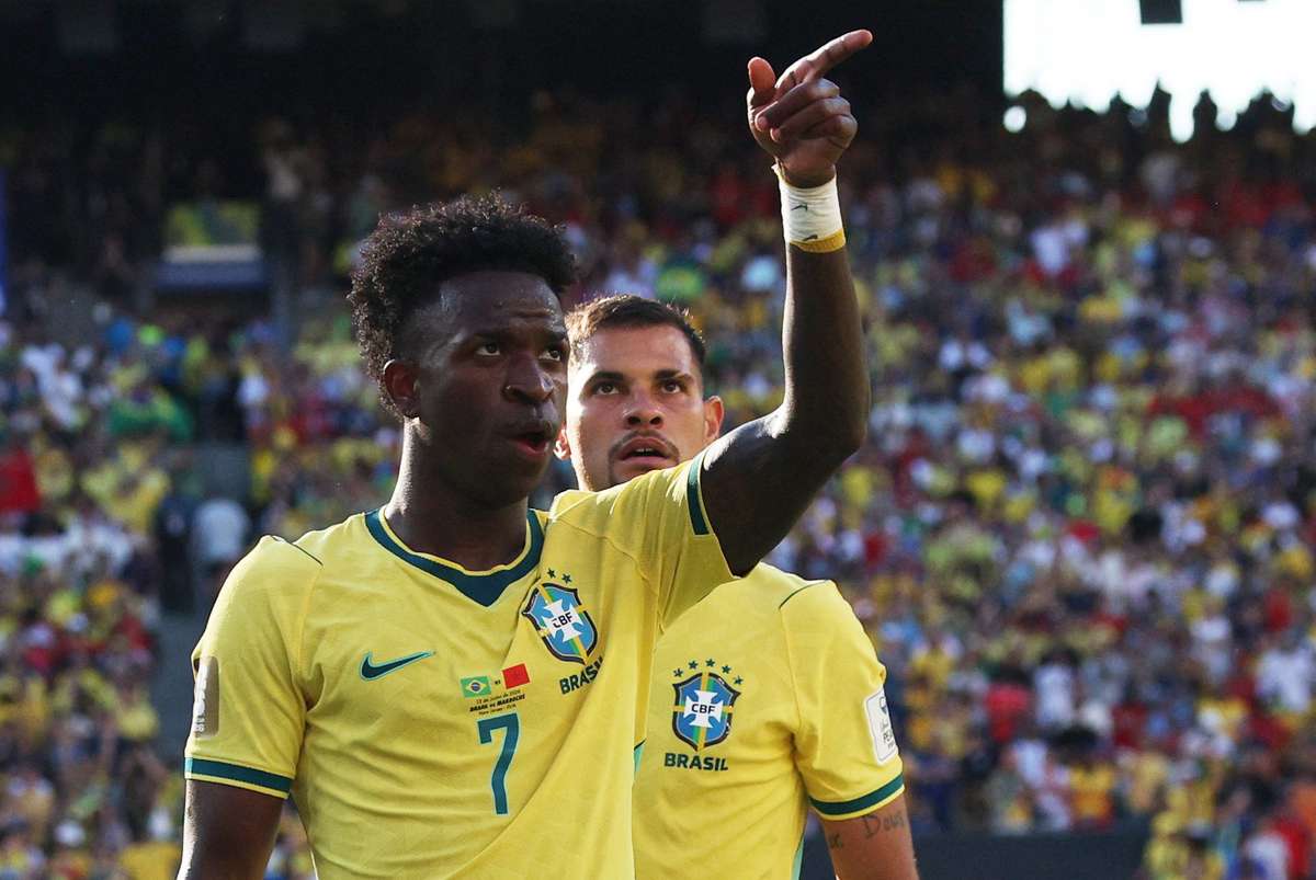 «No tenemos mucho de qué hablar, sino que trabajar», afirma Vinicius tras el empate brasileño