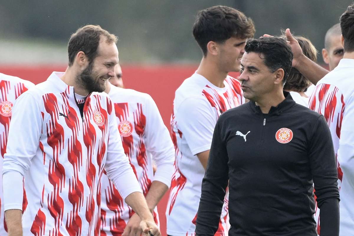 Daley Blind alaba al nuevo entrenador del Ajax, Míchel: «He aprendido muchísimo de él»