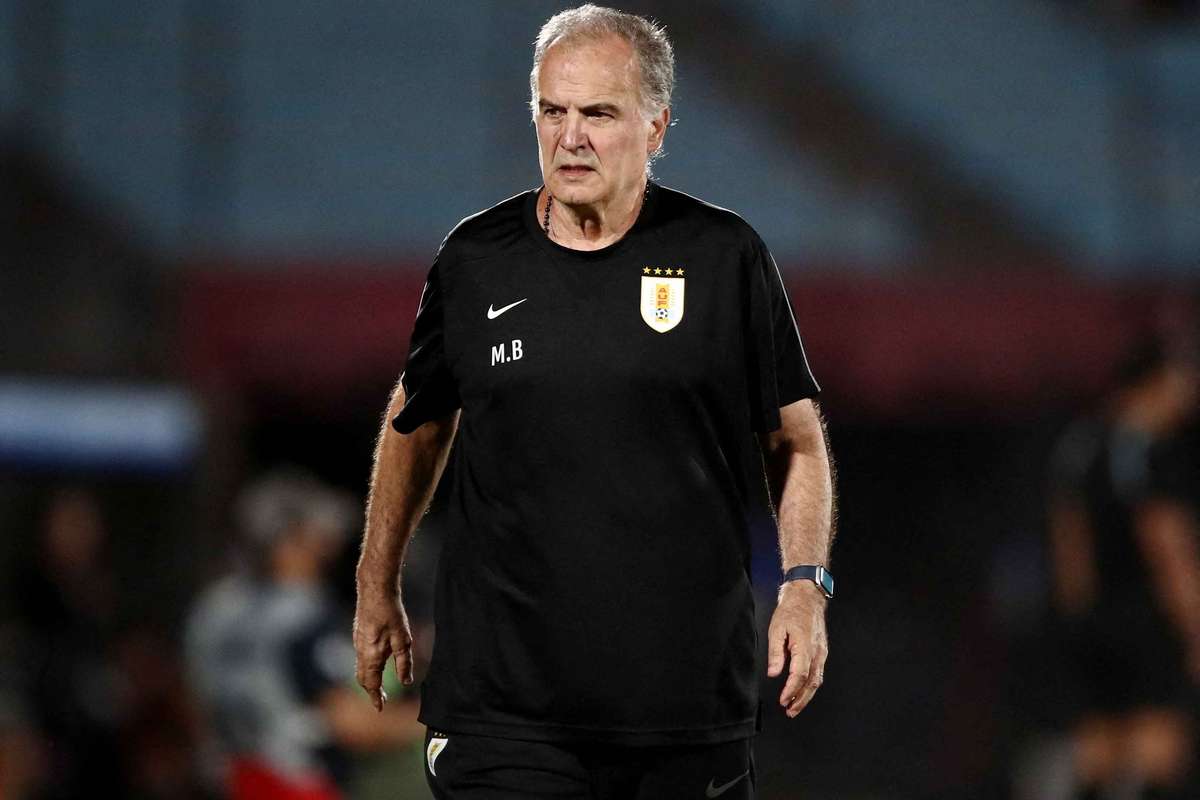 Bielsa difende lo staff medico dopo che gli infortuni hanno sconvolto la preparazione al Mondiale dell'Uruguay