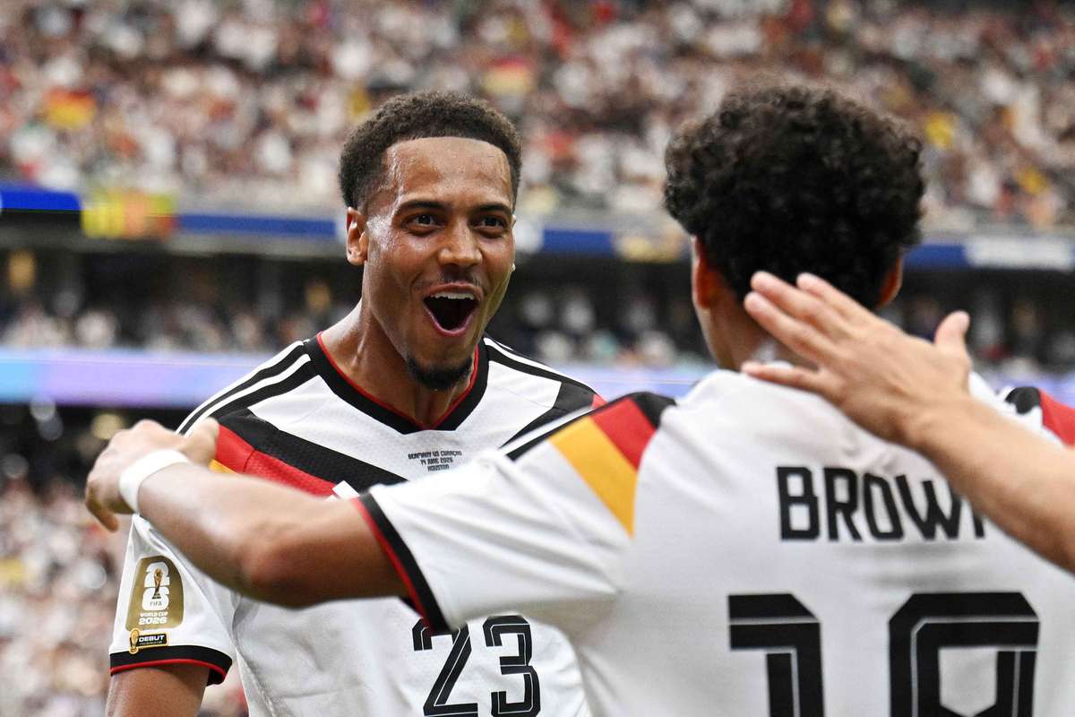Felix Nmecha: Dribblings, Grätschen und Gebete: Bibelkreis mit Curacao Spielern