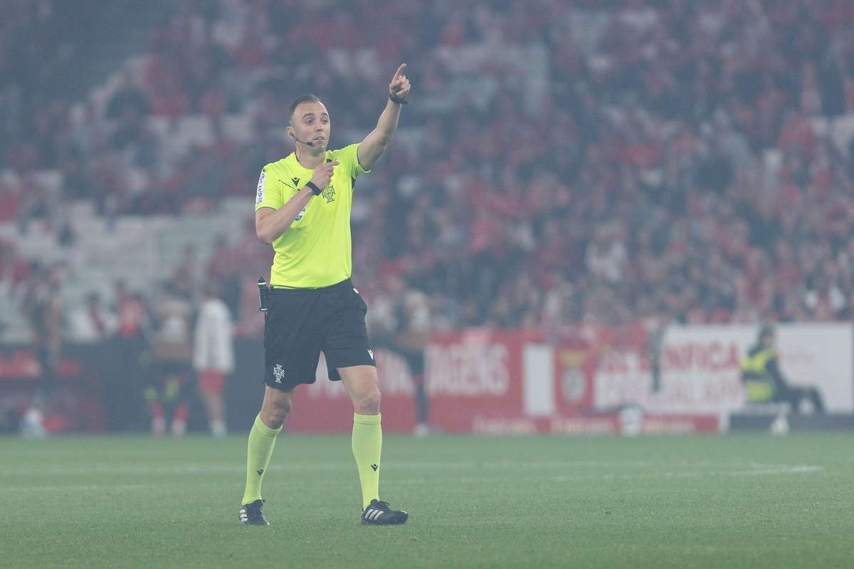 Mundial-2026: João Pinheiro dirige o Suíça-Bósnia