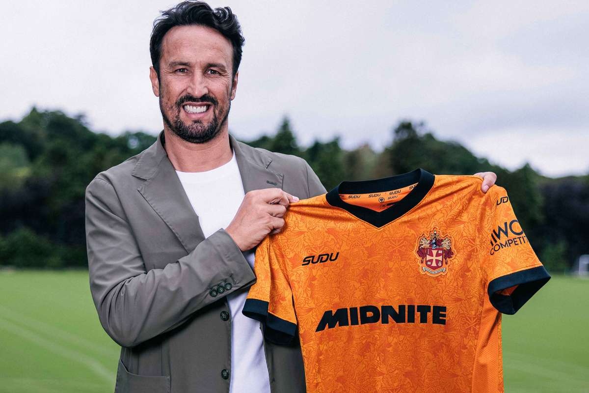 Wolverhampton mantém a tradição de ser o clube mais português do futebol inglês