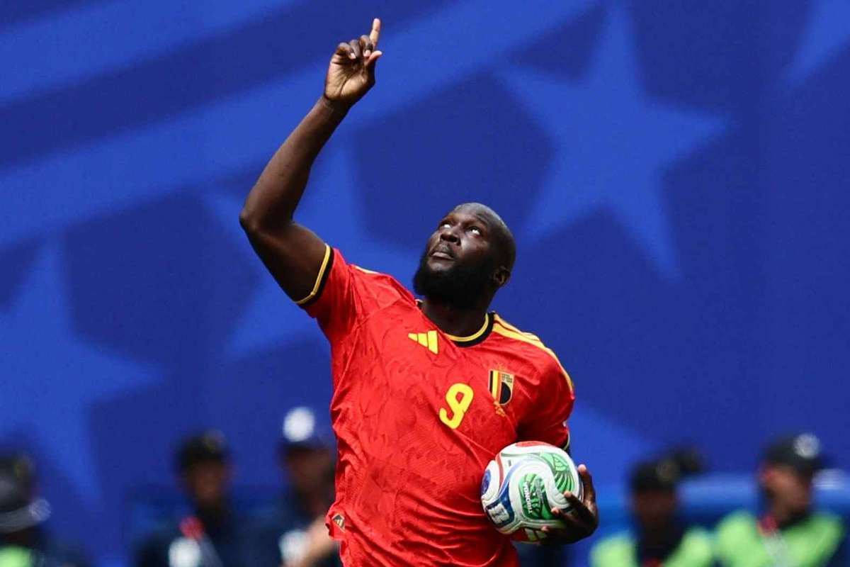 Em 22 segundos, Lukaku ajuda a Bélgica a empatar com o Egito sem nunca tocar na bola