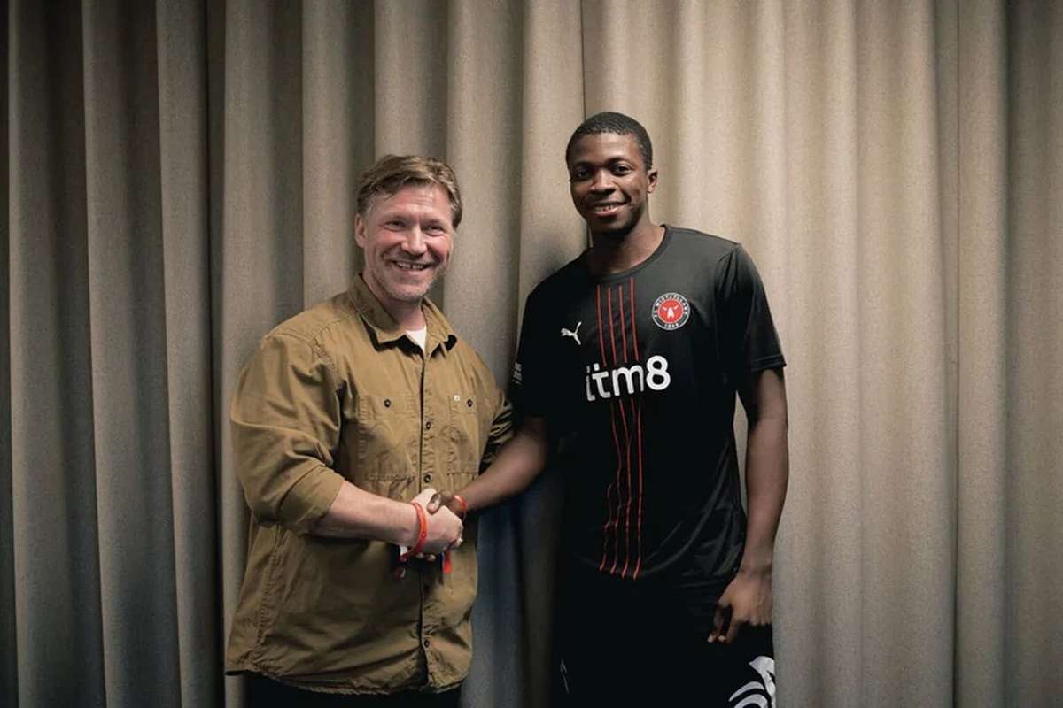 Confirmado: Midtjylland assegura jovem nigeriano Olashile Lawal