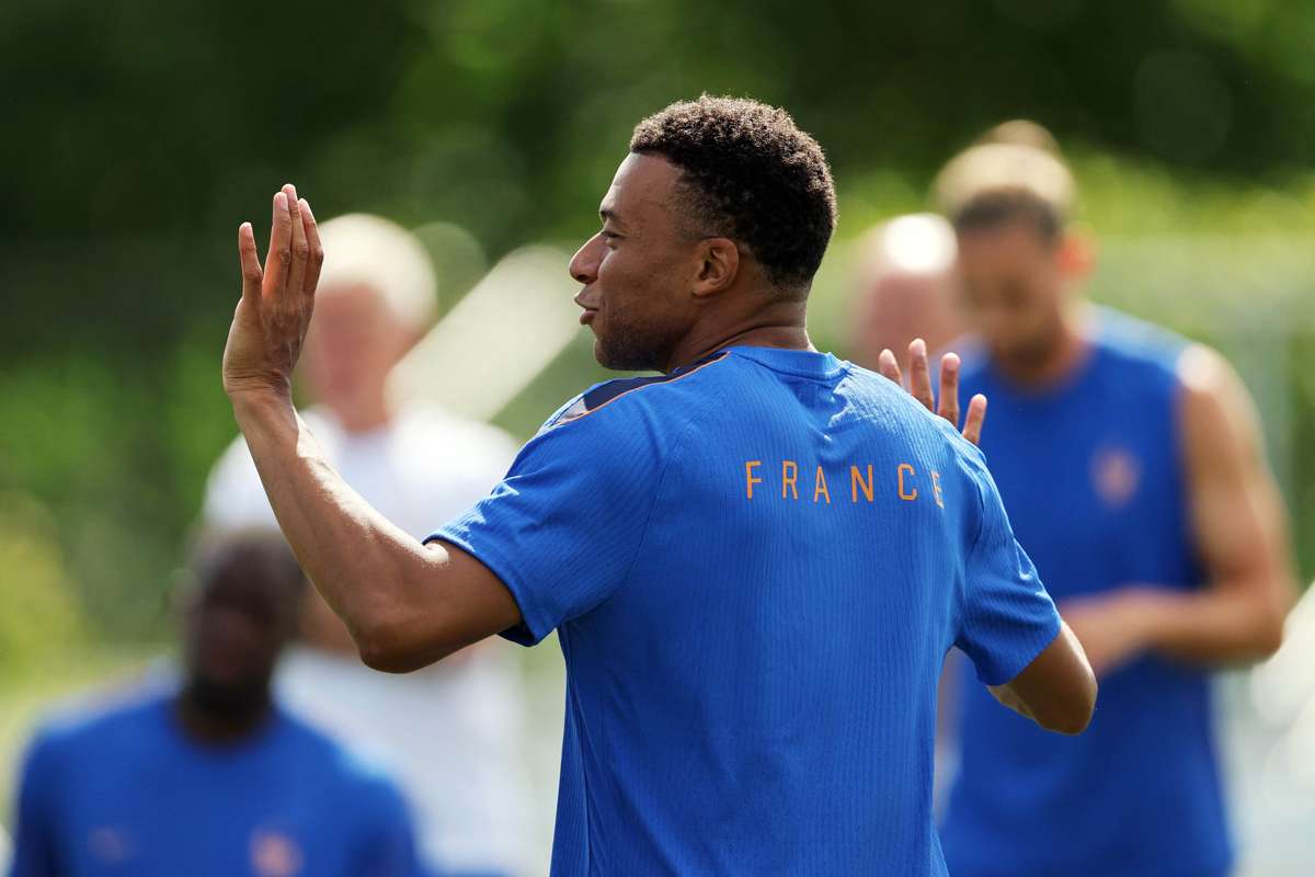 França ativa protocolo de distância para proteger Mbappé e difere do Brasil