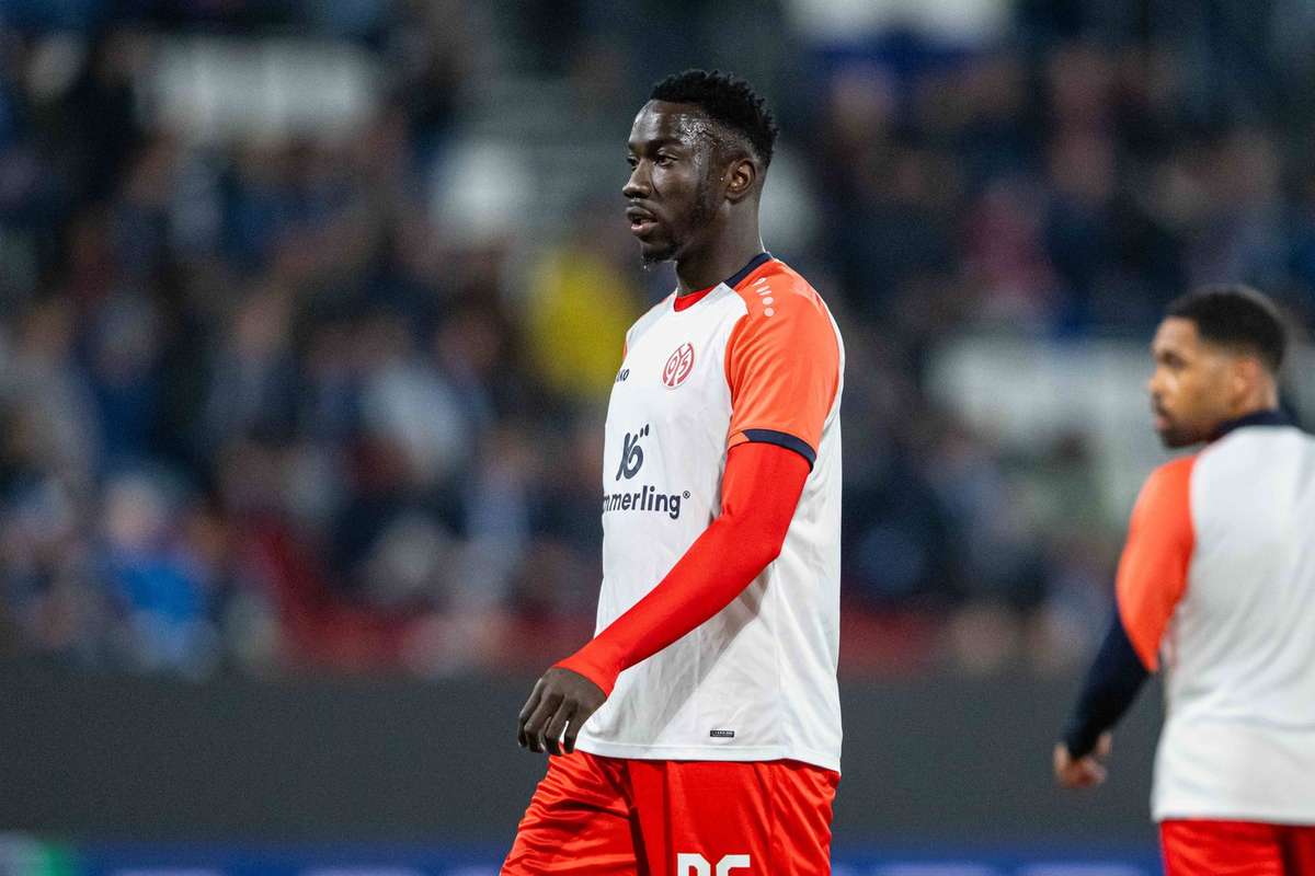 É oficial: Silas Katompa renova pelo Mainz