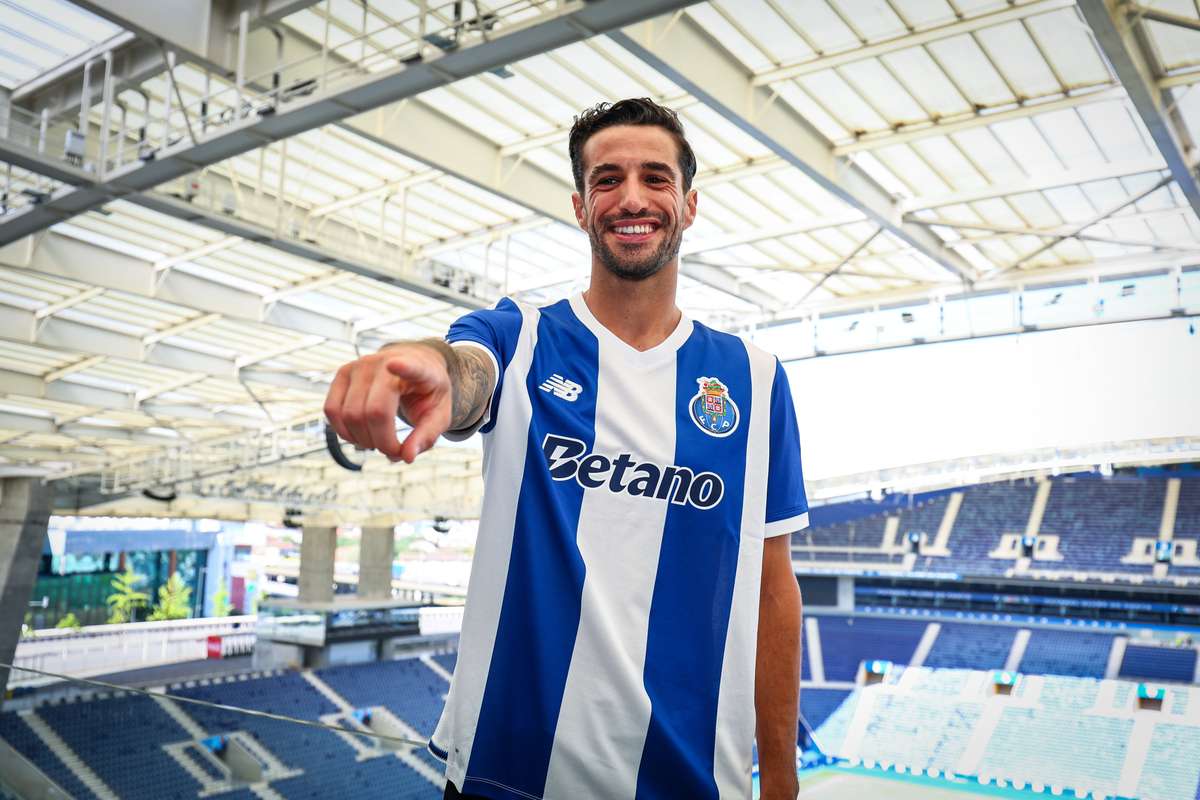 FC Porto anuncia Tiago Ferreira como reforço