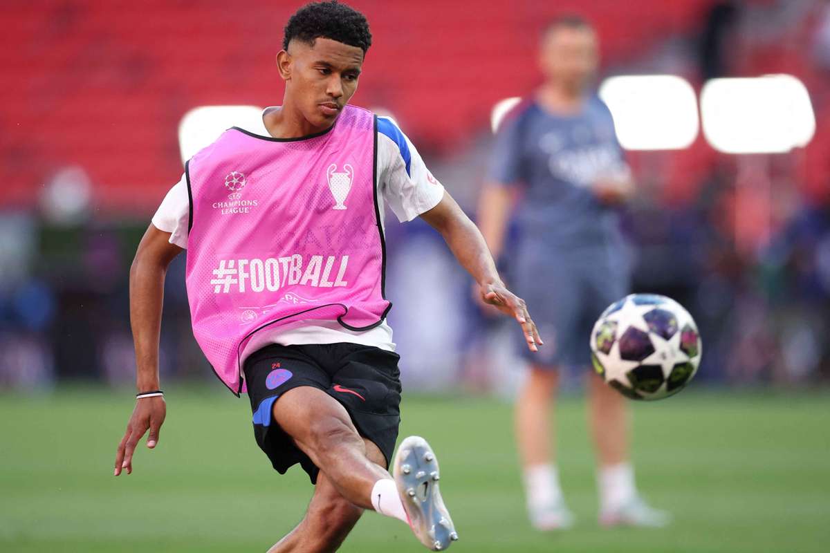 PSG renova vínculo de Senny Mayulu até 2031, apesar da cobiça do Bayern e do Chelsea