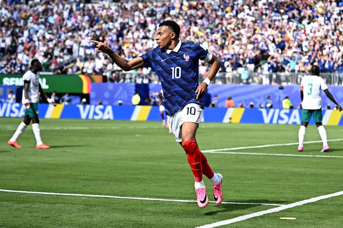 EXCLUSIVE: Guillaume Hoarau heaps praise on France's record breaker Kylian Mbappe