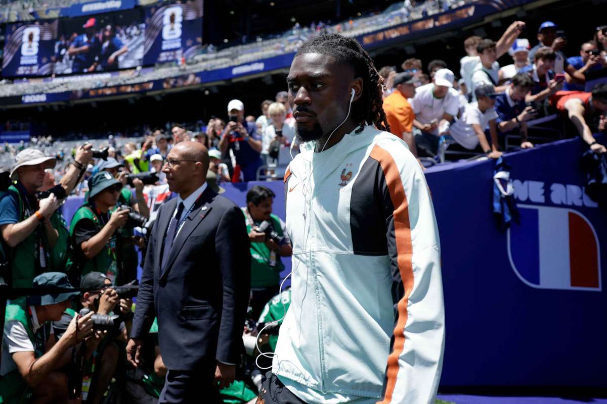 Arsenal afasta hipótese de contratar Manu Koné (Roma)