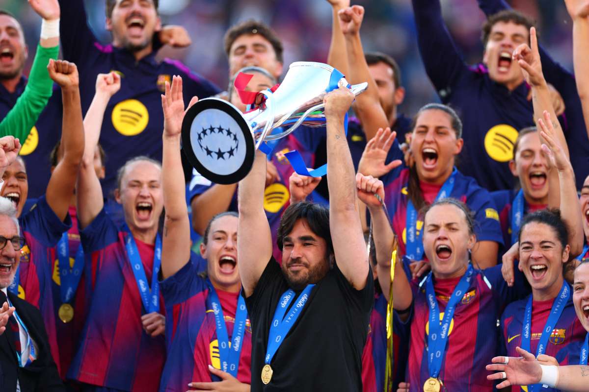 É oficial: Pere Romeu renova como treinador do Barcelona feminino