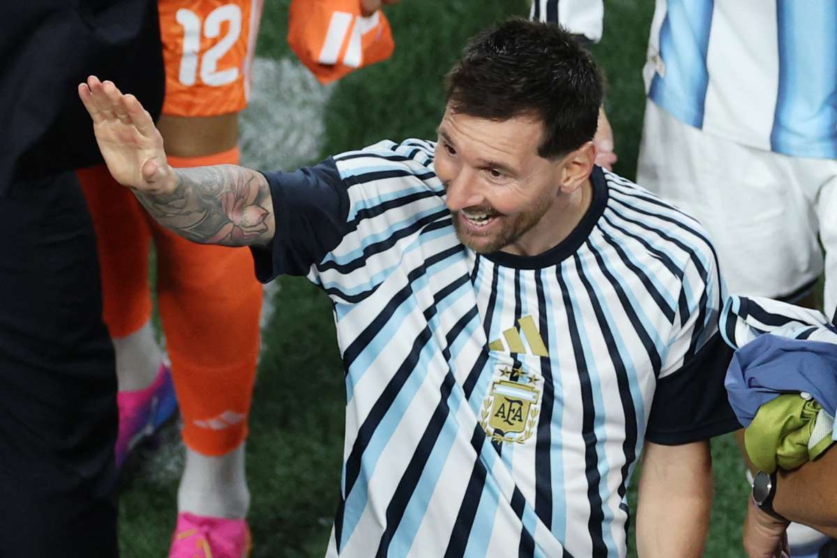 "Ronaldo foi um dos maiores e não está em primeiro", diz Messi ao tornar se o melhor marcador das Copas