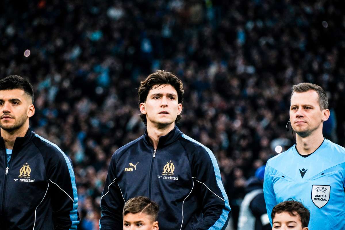 Marselha escapa a exclusão imediata da Liga Europa mas recebe multa e está sob ameaça