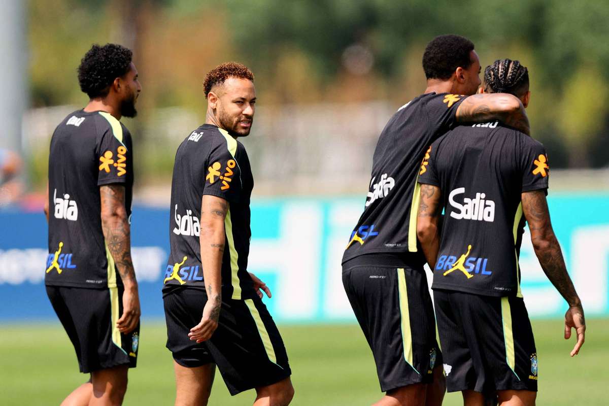 Teilintegriert mit Spalier: Neymar zurück im Mannschaftstraining