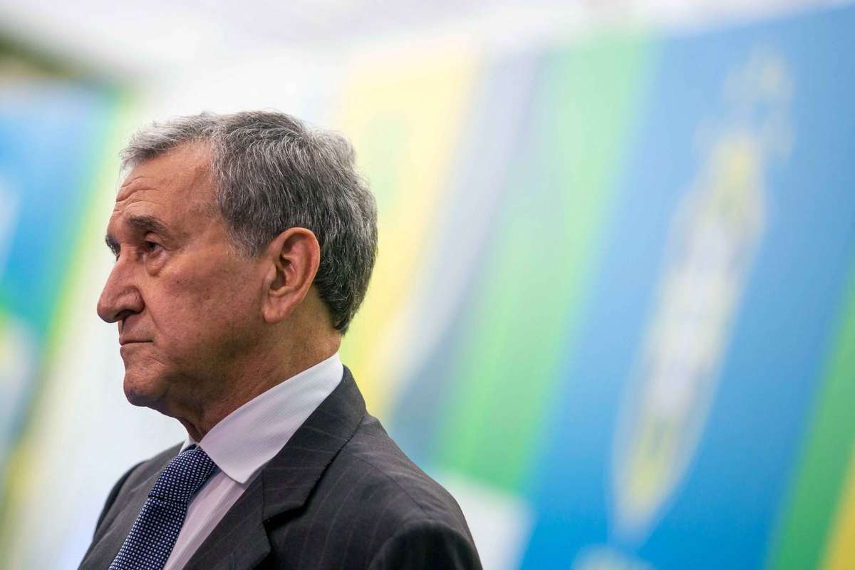 Carlos Alberto Parreira, campeão do mundo em 1994, hospitalizado com cancro