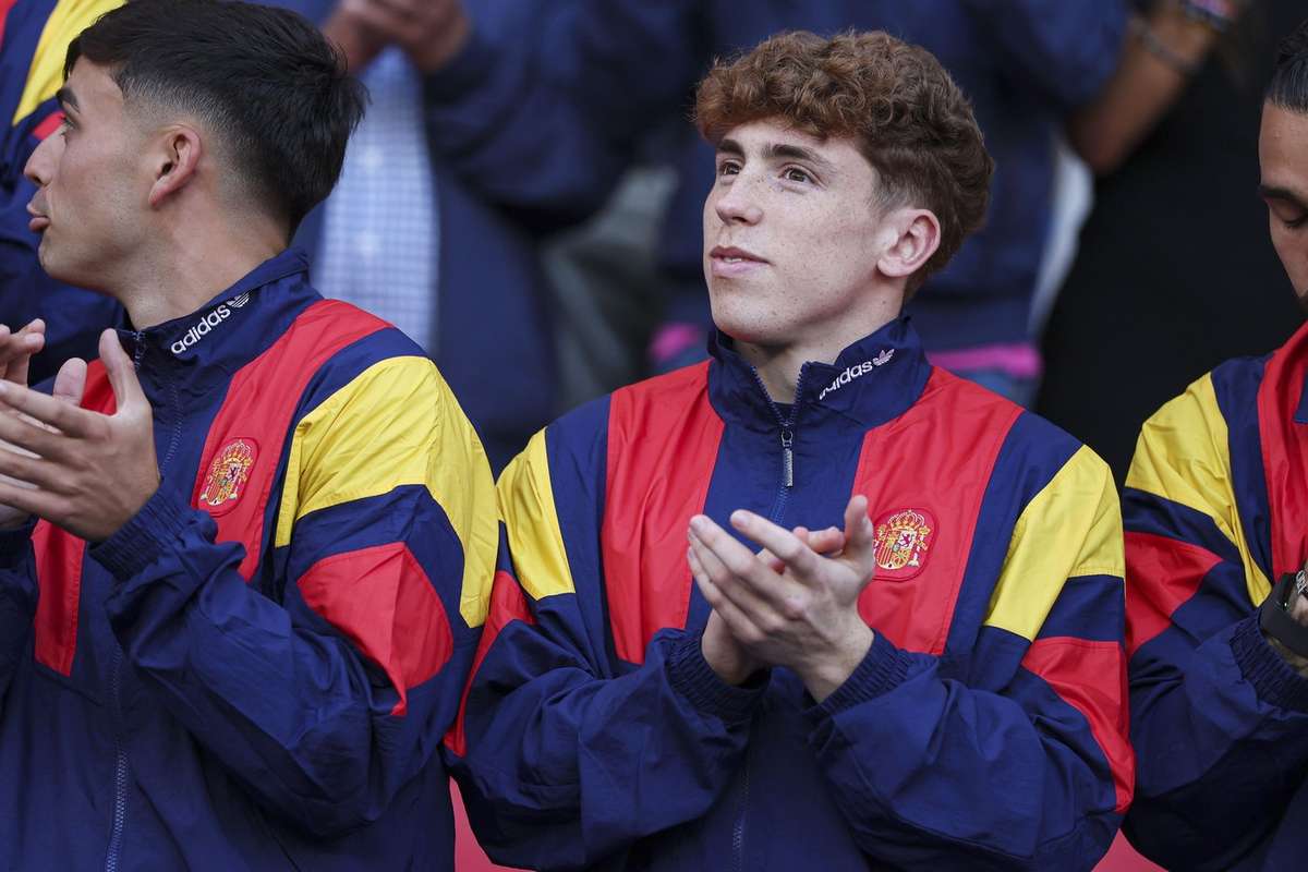 Liverpool confirm signing of Victor Munoz from Osasuna after hijacking Newcastle deal