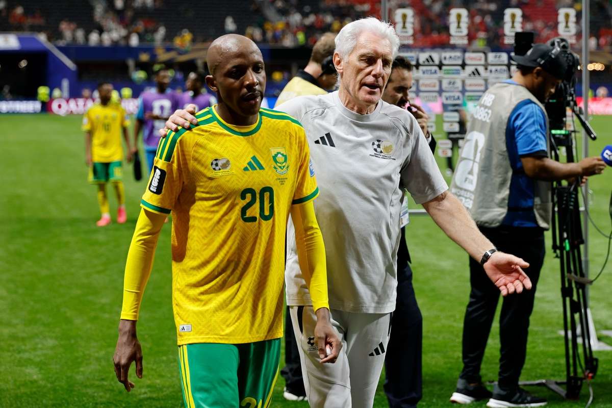 El seleccionador de Sudáfrica cree que su equipo "mereció más" ante los checos