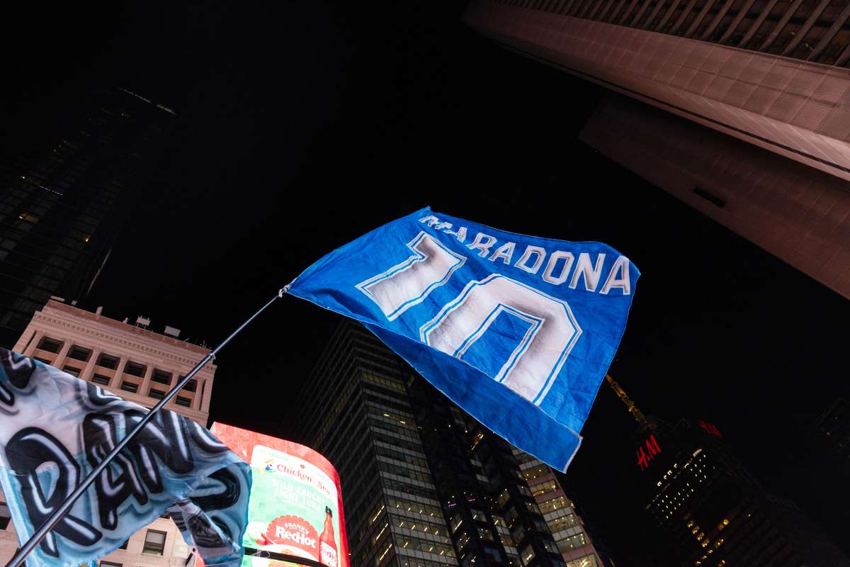 Maradona vivia num "apartamento cheio de urina", diz testemunha no julgamento pela sua morte