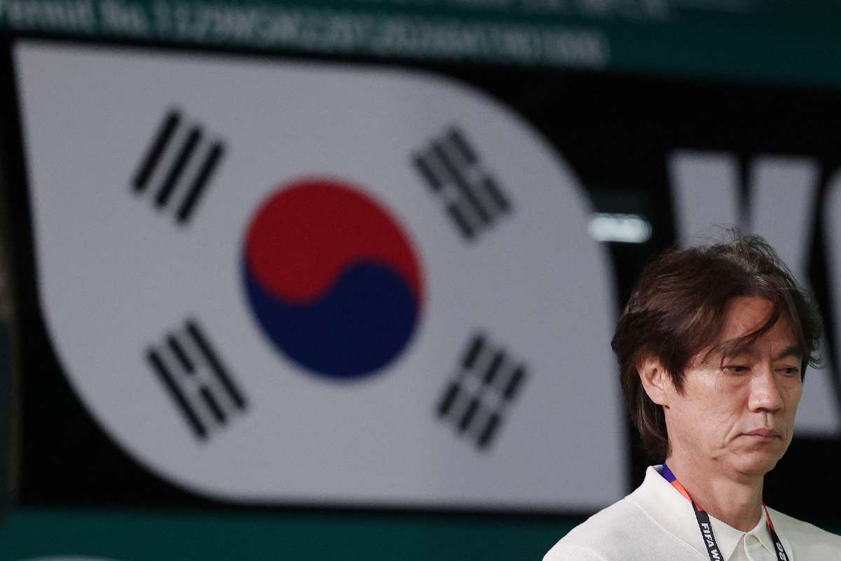 South Korea coach Hong Myung-bo urges players to not dwell on Mexico defeat