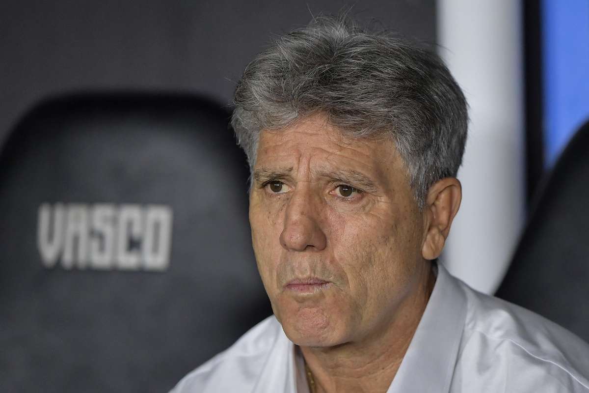 Oficial: Nuno Moreira fica sem treinador no Vasco após demissão de Renato Gaúcho
